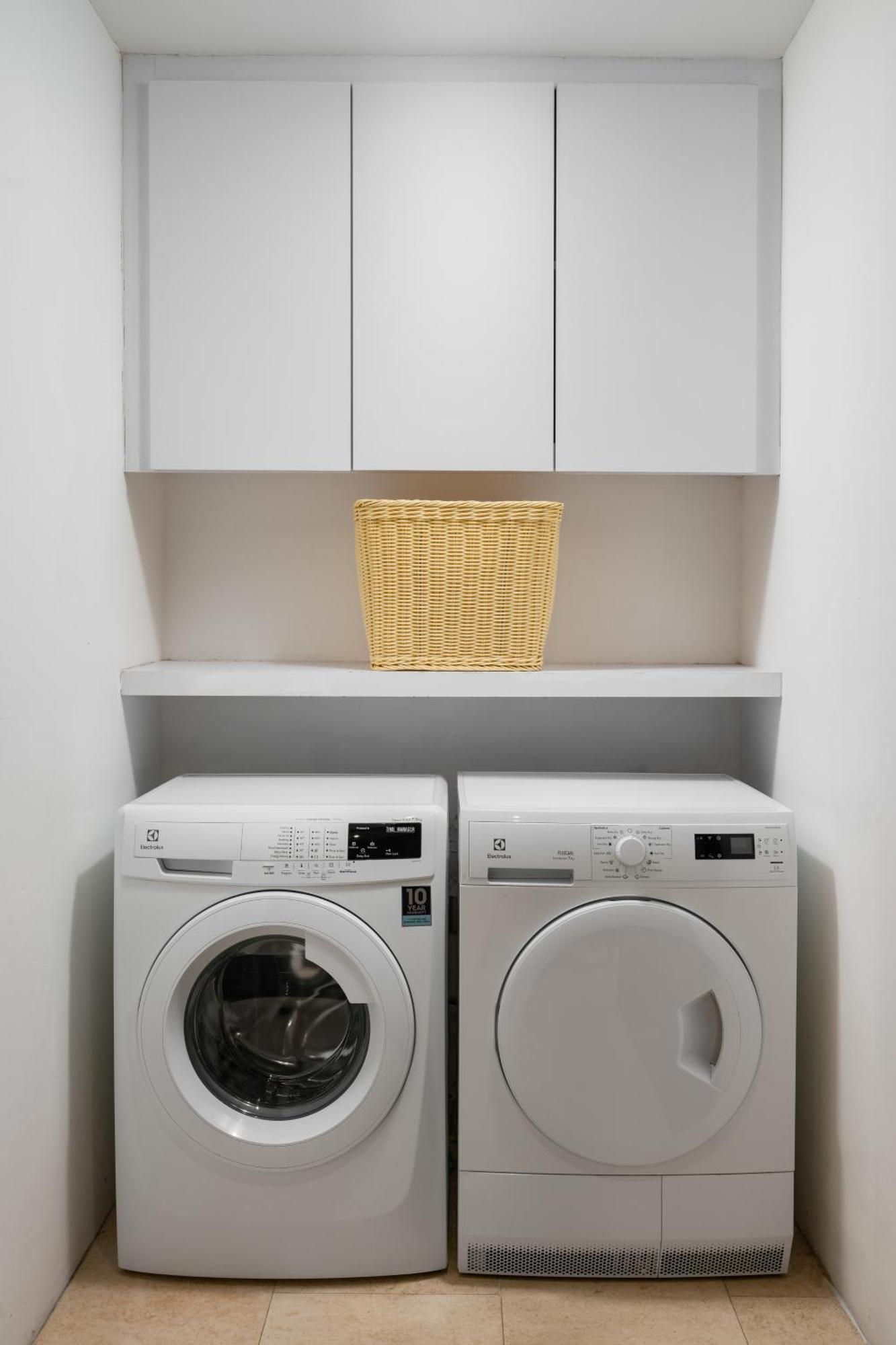 Fraser Place Puteri Harbour Nusajaya  Exteriér fotografie Laundry basket